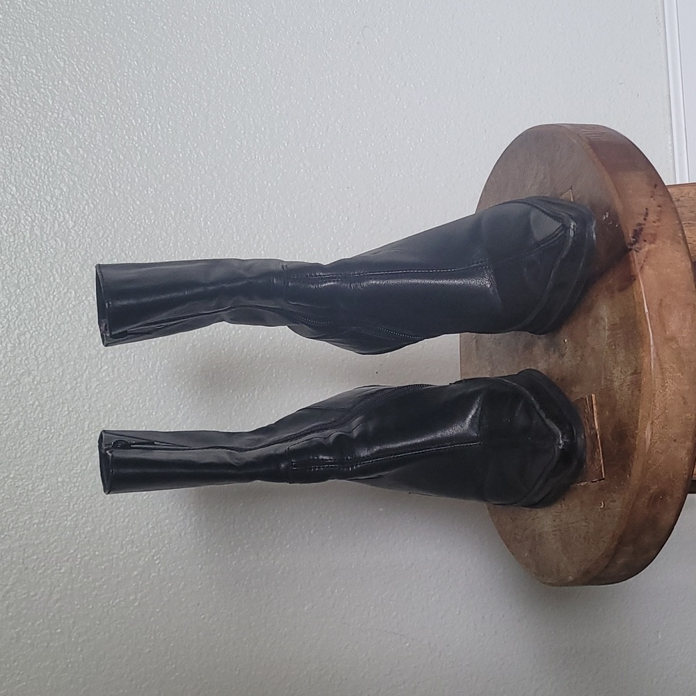 Bakers  Pointed toe leather boots